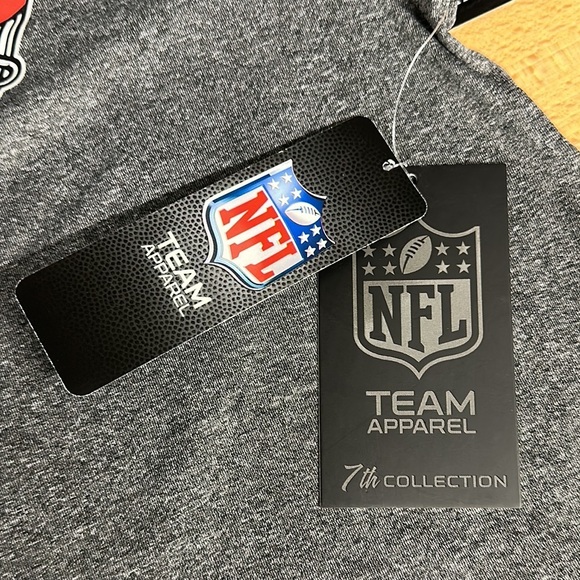 NWT Tampa Bay Buccaneers Gray Black Pullover NFL Team Apparel 1/4 Zip Jacket MD - Picture 8 of 10